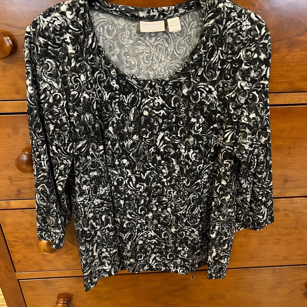 Chico's 3/4 length sleeve Black / Gray top size 1